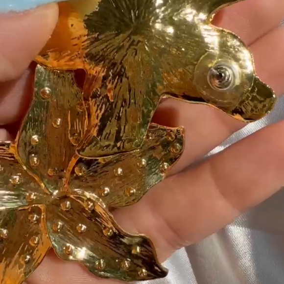 Bold Gold Flower Statement Earrings – Oversized Textured Metal Floral Jewelry - Picture 5 of 7